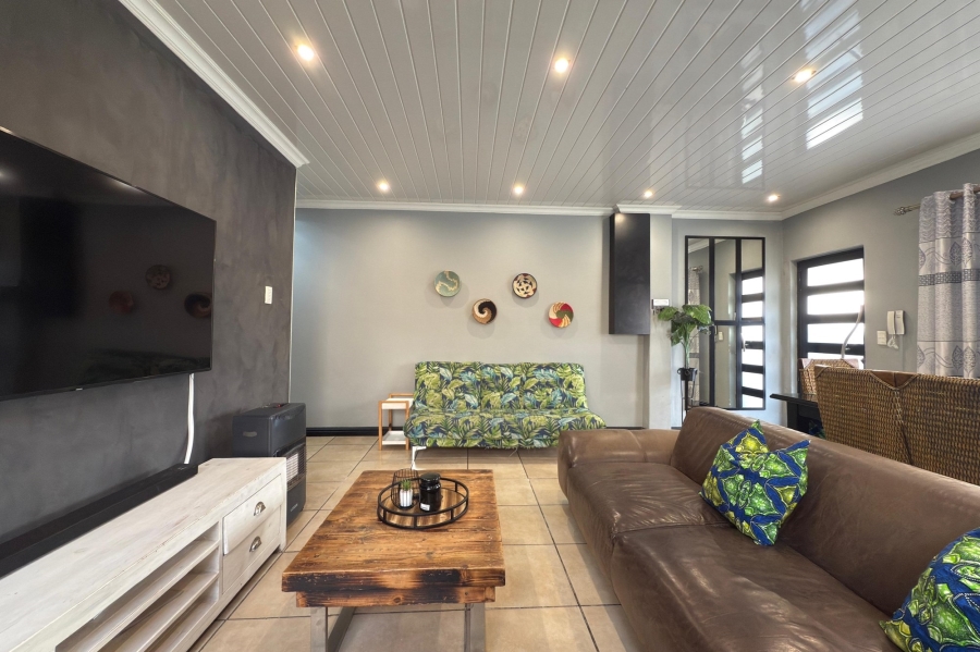 2 Bedroom Property for Sale in Kensington Western Cape